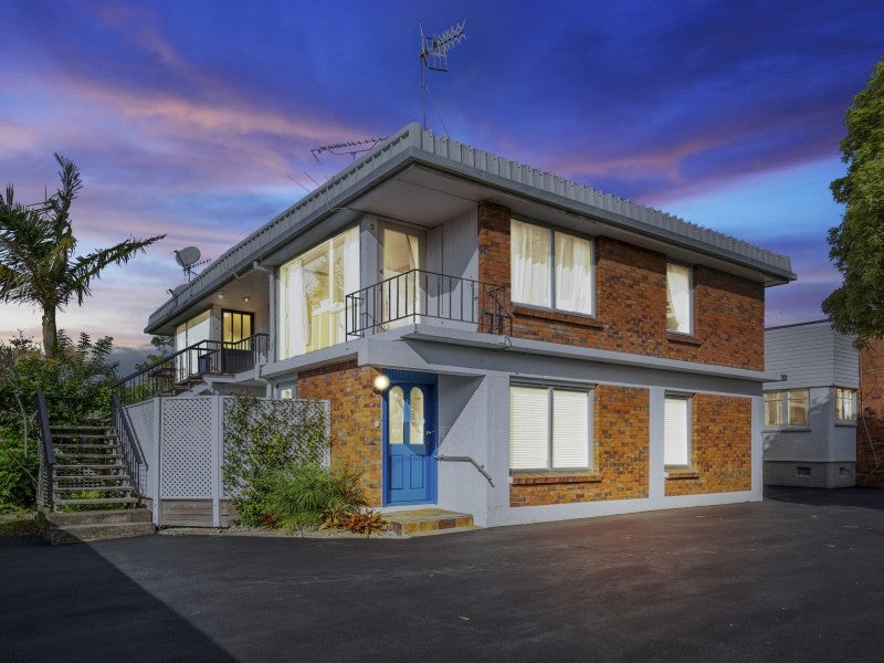 1/16 Marau Crescent, Mission Bay, Auckland - Carousel 1