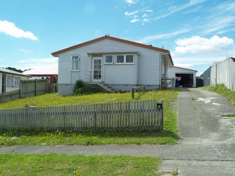 4 Triton Place, Cannons Creek, Porirua - Carousel 1