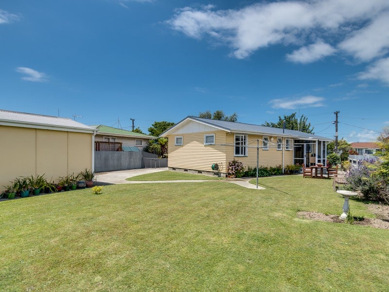 11 Moore Avenue, Maraenui, Napier - Carousel 2