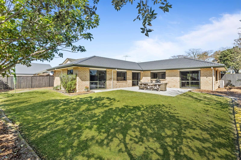 23 Te Wharau Drive, Greenhithe, Auckland - Carousel 1