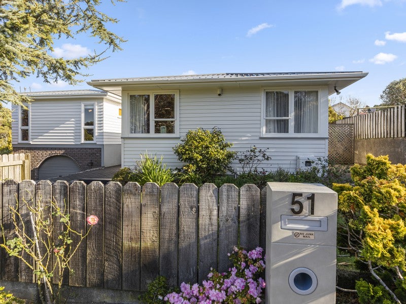 51 Oakleigh Street, Maungaraki, Lower Hutt - Carousel 1