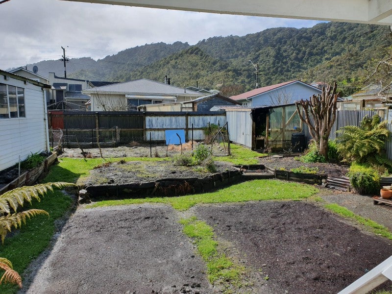 69 Nelson Quay, Cobden, Greymouth - Carousel 11