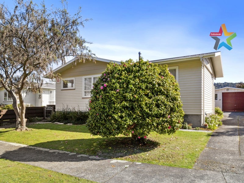 13 Mataura Grove, Wainuiomata, Lower Hutt - Carousel 1