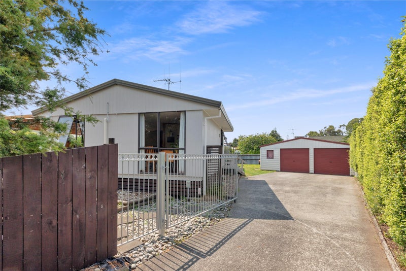 64 Garland Drive, St Andrews, Hamilton - Carousel 1