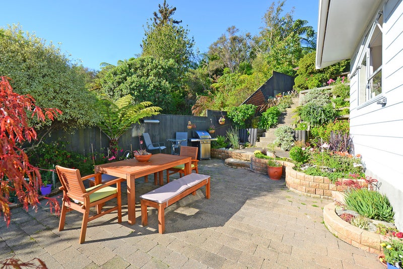 25 Vista Crescent, Maoribank, Upper Hutt - Carousel 1