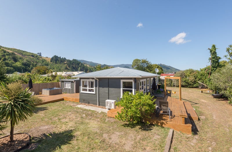 24 North Road, The Wood, Nelson - Carousel 2