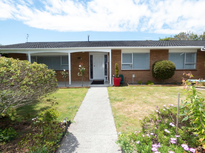 7B John Guthrie Place, Merrilands, New Plymouth - Carousel 2