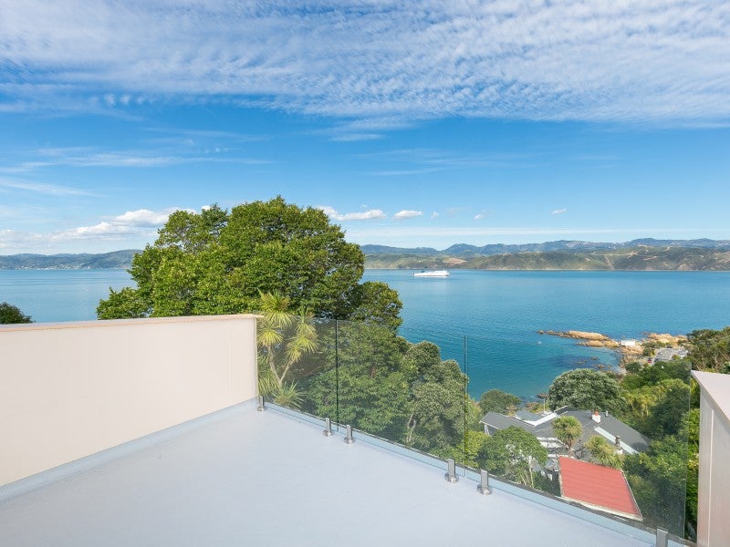 12 Napier Street, Karaka Bays, Wellington - Carousel 1