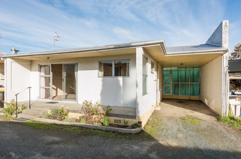 2/10 GOLF RD, Tahunanui, Nelson - Carousel 1