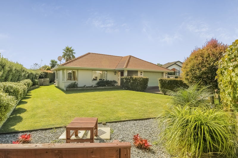 8 Shannon Place, Northpark, Auckland - Carousel 1