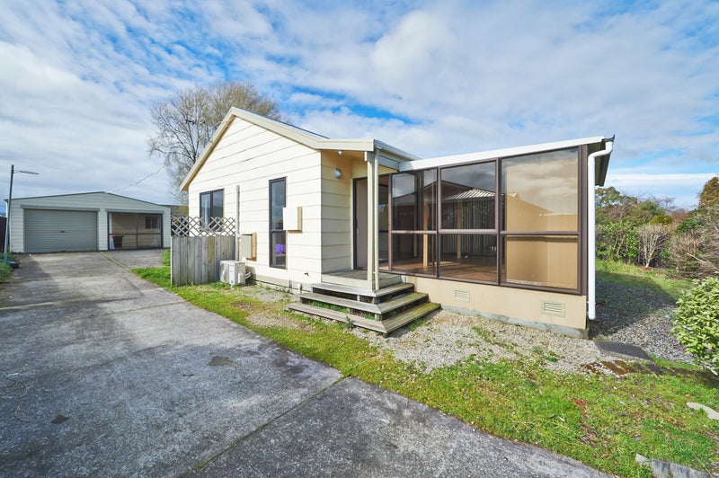 12 Gladys Place, Kelvin Grove, Palmerston North - Carousel 1