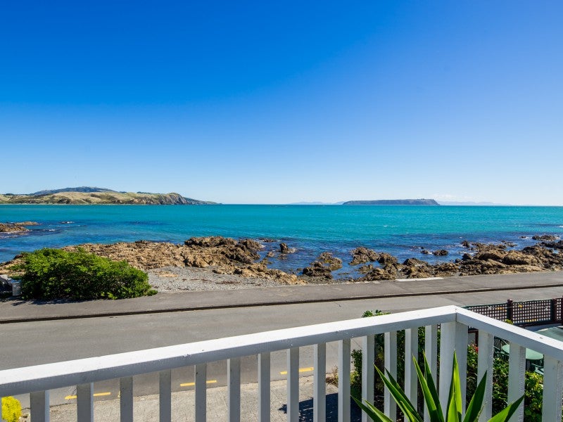 15 Moana Road, Plimmerton, Porirua - Carousel 1