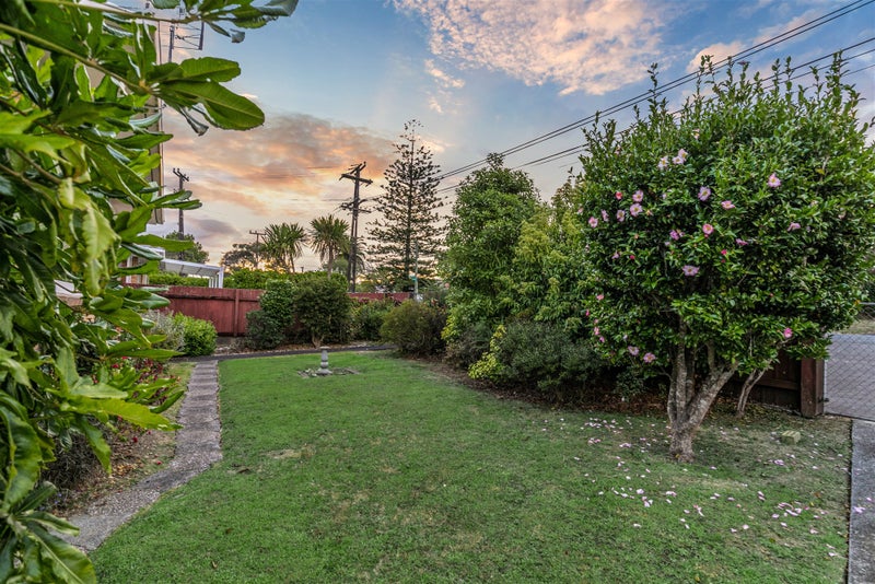 45 Eastdale Road, Avondale, Auckland - Carousel 2