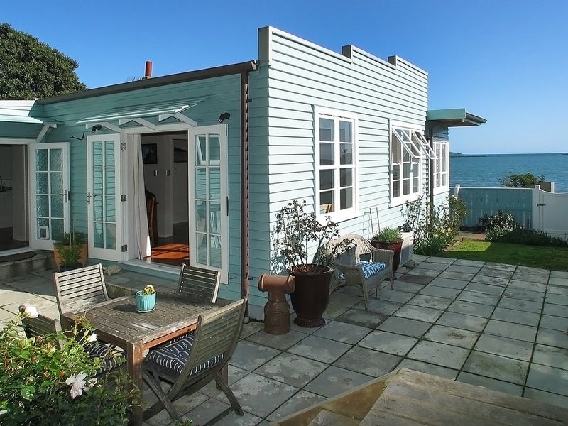 27 Moana Road, Plimmerton, Porirua - Carousel 1