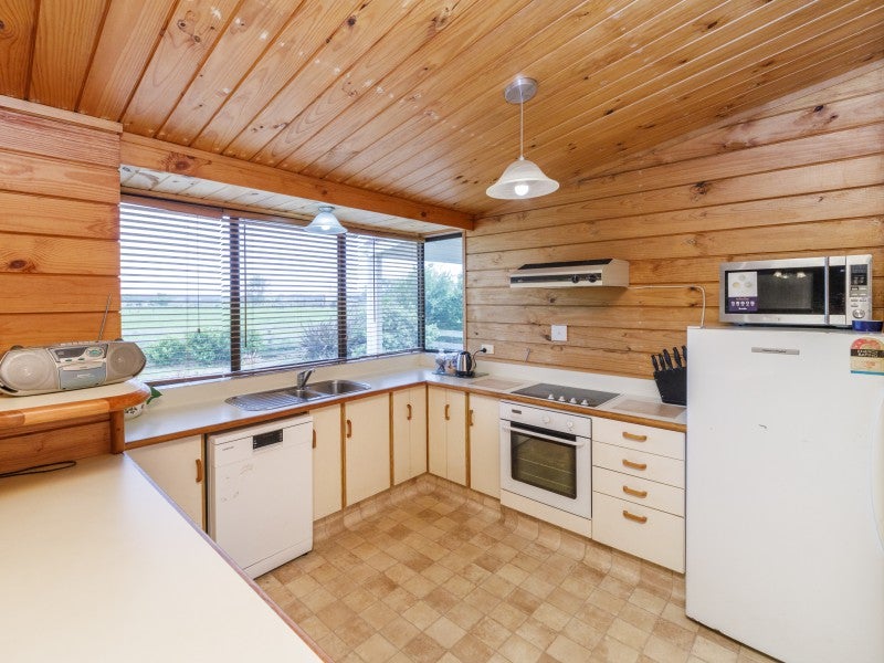 1103 Rongotea Road, Rongotea, Palmerston North - Carousel 2