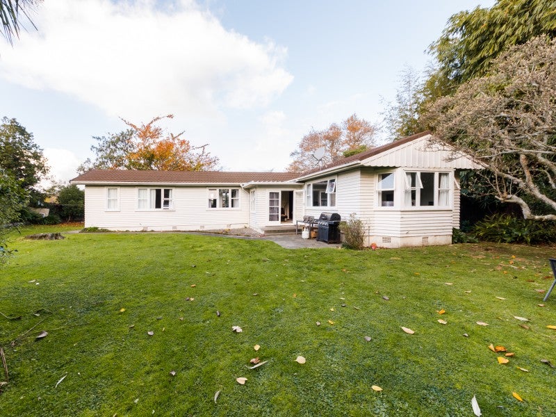 23 Pahiatua Street, Hokowhitu, Palmerston North - Carousel 1