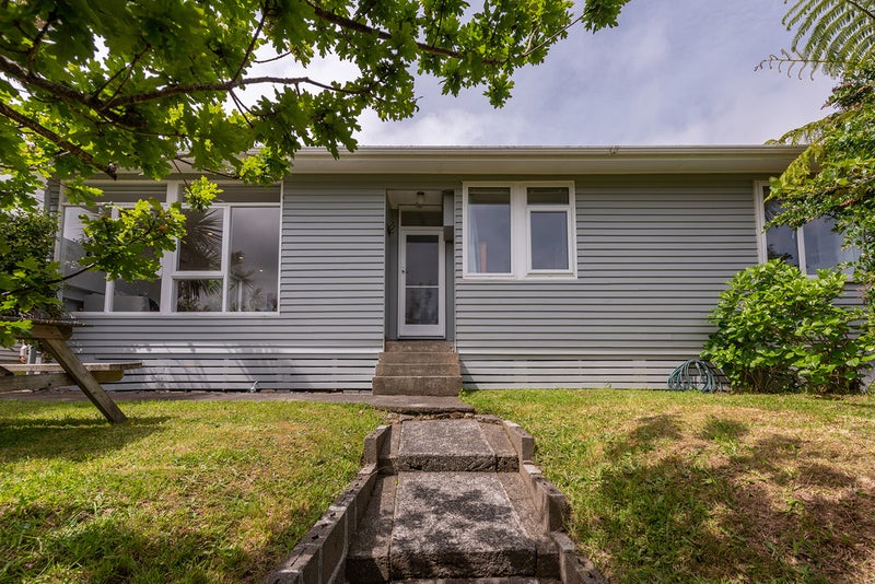 76 Pembroke Road, Northland, Wellington - Carousel 1