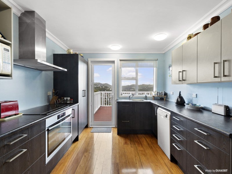 44 Croydon Street, Karori, Wellington - Carousel 2