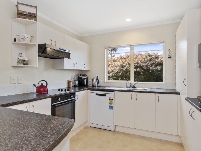 7 Gosford Way, Bethlehem, Tauranga - Carousel 2