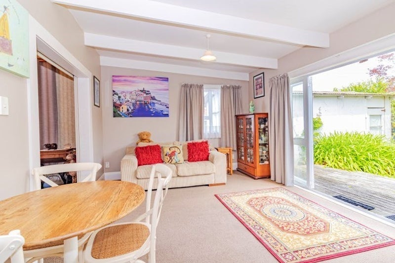 12 Central Avenue, Gonville, Whanganui - Carousel 1