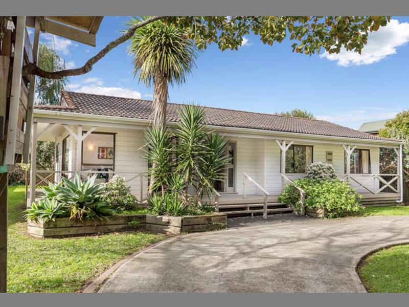 18 Cherrie Road, Beachlands, Auckland - Carousel 1
