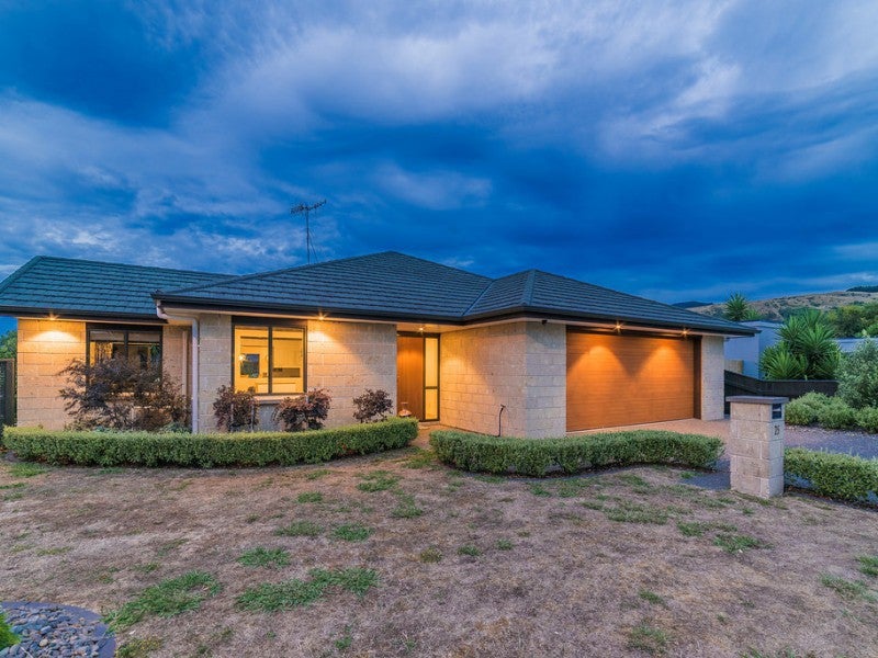 25 Lorna Irene Drive, Raumati South, Paraparaumu - Carousel 1