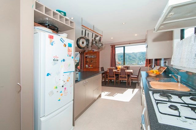 22 Robson Street, Stokes Valley, Lower Hutt - Carousel 2