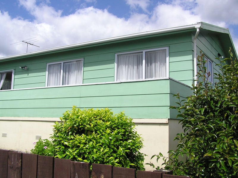 1/2 Garelja Road, Henderson, Auckland - Carousel 1