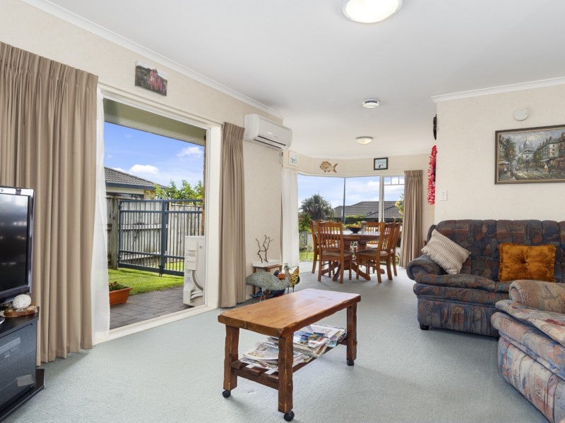 10 Kochia Avenue, Pyes Pa, Tauranga - Carousel 2