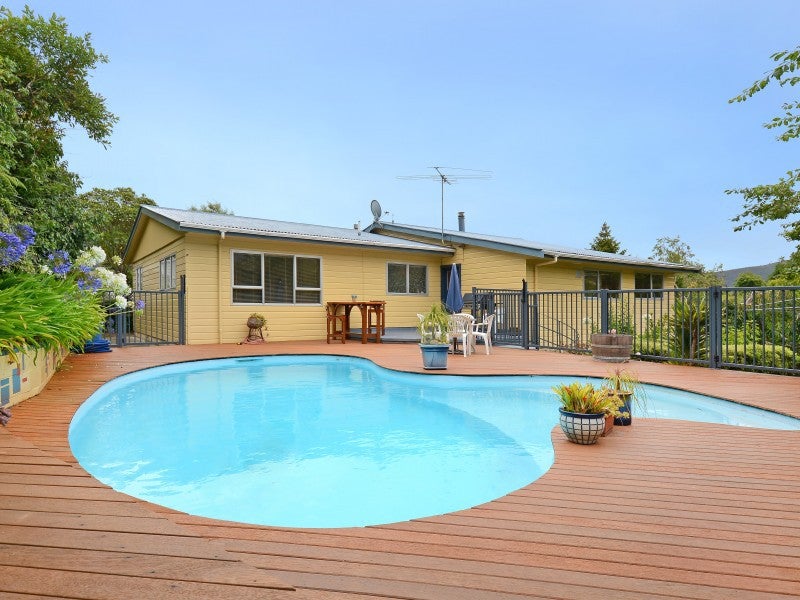 6 Chichester Drive, Pinehaven, Upper Hutt - Carousel 1