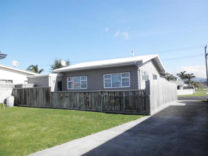 220A Ocean Road, Whangamatā - Carousel 13