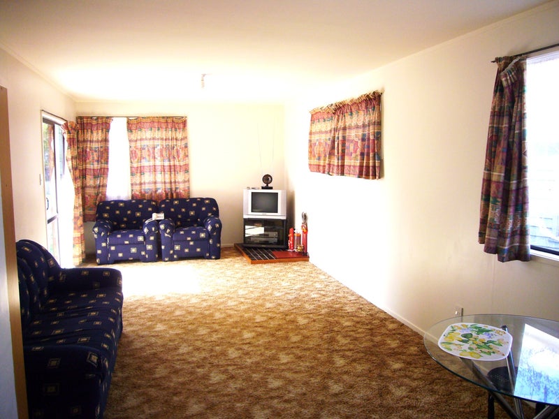 5 Edwin Freeman Place, Ranui, Auckland - Carousel 2