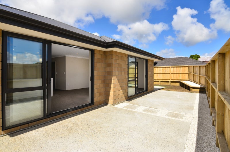 10A Maple Lane, Huapai, Kumeu - Carousel 2