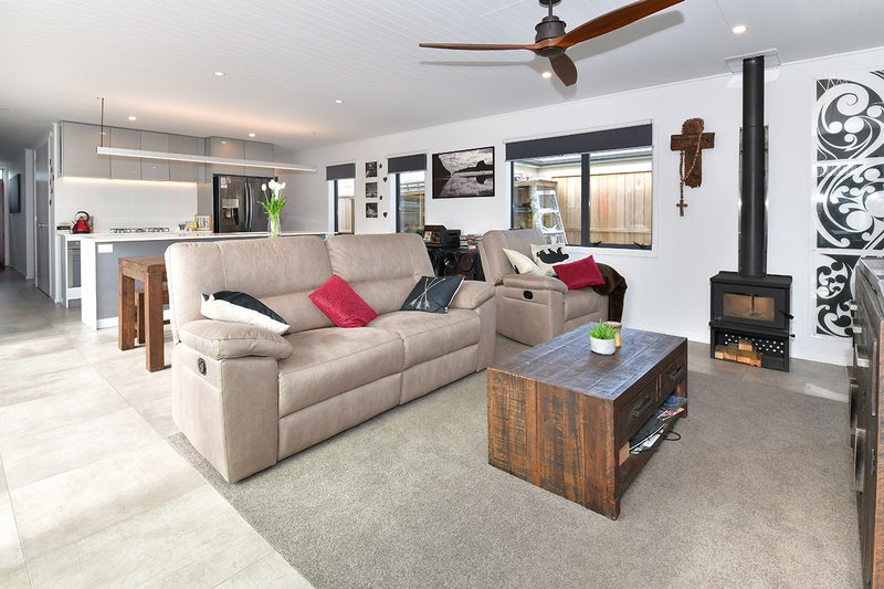 6 Liquidamber Lane, KAUKAPAKAPA, HELENSVILLE - Carousel 2