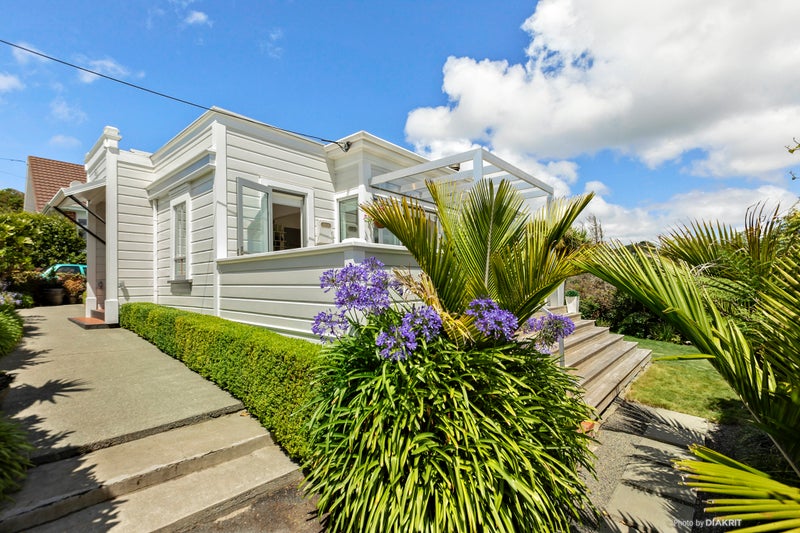 52 Creswick Terrace, Northland, Wellington - Carousel 1