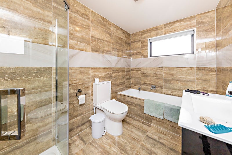 2/7 WAIARI RD, CONIFER GROVE, Auckland - Carousel 12