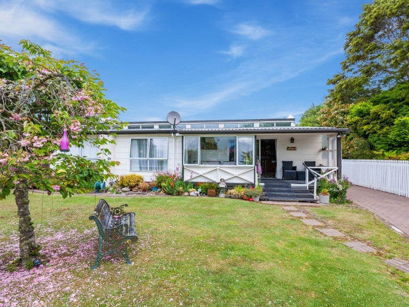 9 Candu Lane, Kinloch, Taupō - Carousel 1