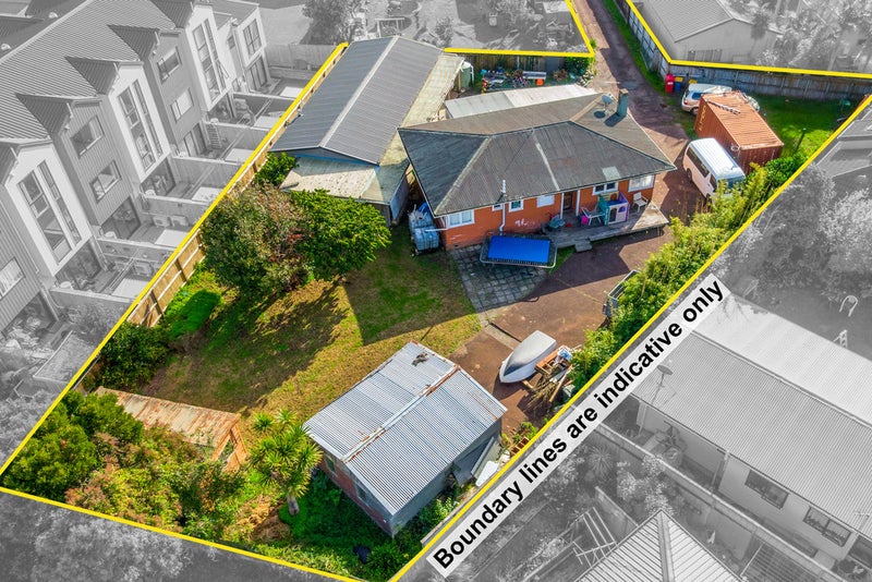 11 Gladfield Lane, Te Atatu Peninsula, Auckland - Carousel 2