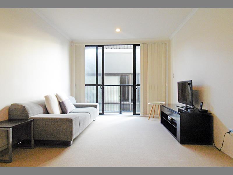 A518/176 Broadway, Newmarket, Auckland - Carousel 1