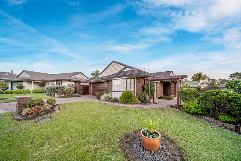 2/32 Headcorn Place, Botany Downs, Auckland - Carousel 18
