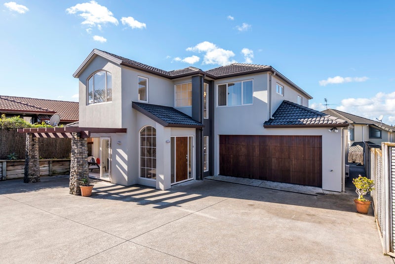 15 The Rosebowl, Sunnyhills, Auckland - Carousel 1