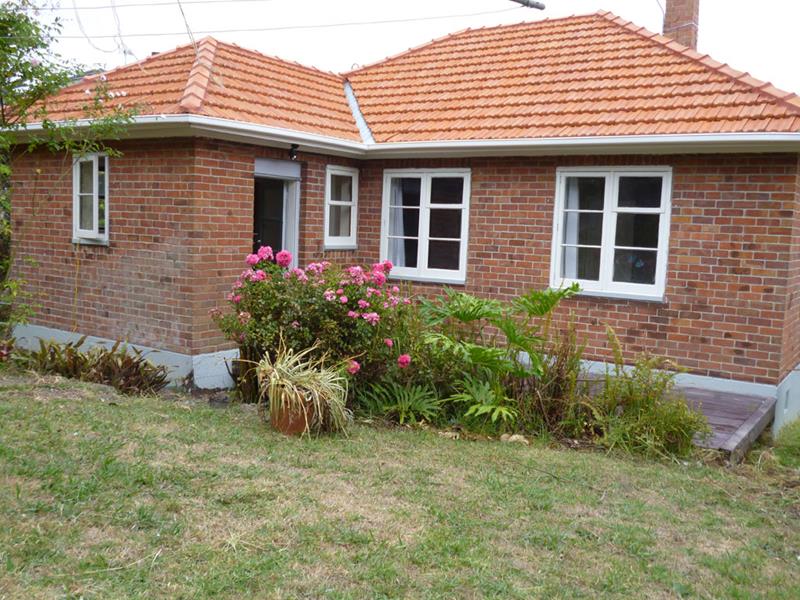 12 Cautley Street, Stanley Point, Auckland - Carousel 1