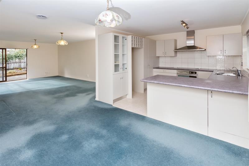 2/91 Aviemore Drive, Highland Park, Auckland - Carousel 2