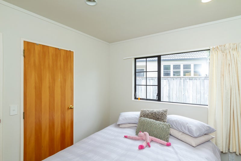 2/80 Hall Crescent, Epuni, Lower Hutt - Carousel 10