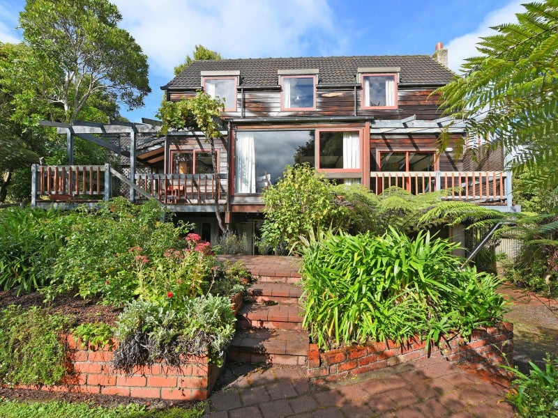 74 Blue Mountains Road, Pinehaven, Upper Hutt - Carousel 1