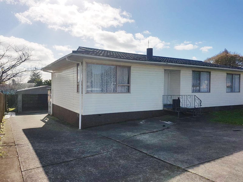 48 Te Irirangi Drive, Clover Park, Auckland - Carousel 1