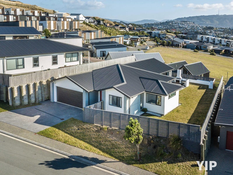 20 Red Beech Avenue, Woodridge, Wellington - Carousel 20