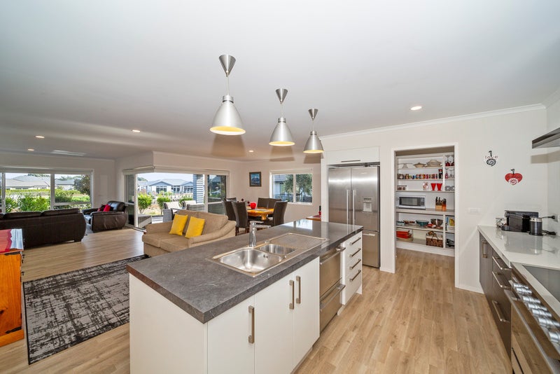 53 Links Drive, Waiwhakaiho, New Plymouth - Carousel 2