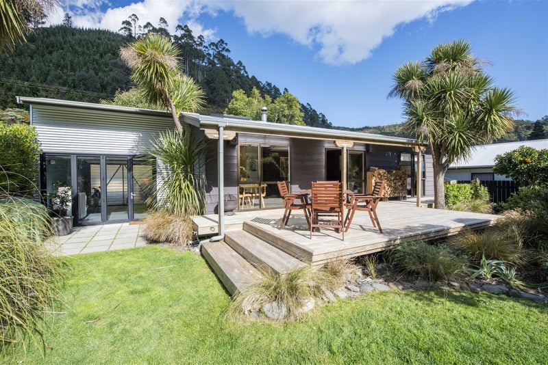 215A Brook Street, The Brook, Nelson - Carousel 1