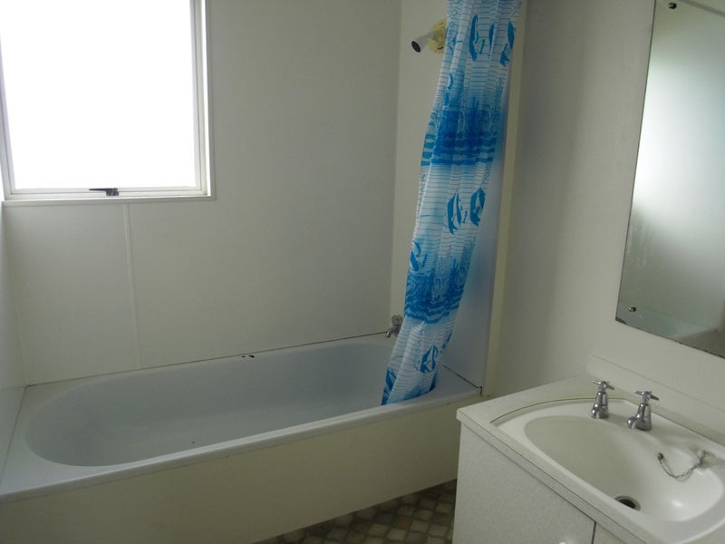 8 Crescent Court, Melville, Hamilton - Carousel 5